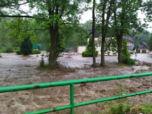 Nedělní blesková povodeň napáchala milionové škody v lesích na severu kraje