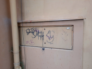 Mladík v Olomouci posprejoval čtyřicet objektů. Litoval pozdě, hrozí mu rok vězení