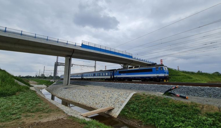 otevření mostu Dluhonice