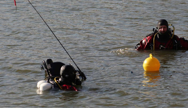 V oseckém Jadranu utonul muž. Potápěči našli tělo až po několika hodinách