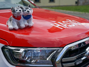 Hasiči ze Zábřehu budou vozit plyšáky. Měli by rozptýlit děti při krizových událostech