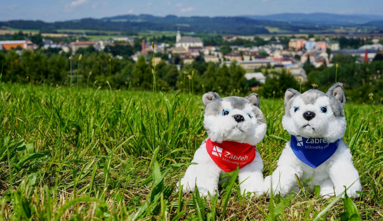 Hasiči ze Zábřehu budou vozit plyšáky. Měli by rozptýlit děti při krizových událostech