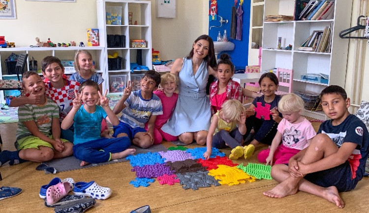 V práci s dětmi z dětských domovů vidím budoucnost a přináší mi to vnitřní radost, říká zakladatelka Nadačního fondu Karolína Kopincová