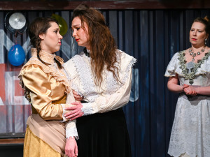 Olomoucká adaptace klasiky Tři sestry bude mít na festivalu dvě uvedení