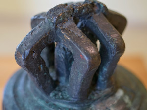 Do Zábřehu se vrátil po více než 70 letech původní zvon. Objevil se v aukci