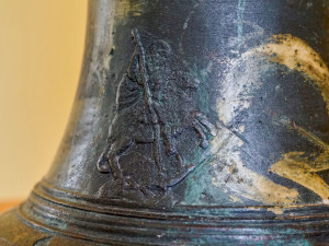 Do Zábřehu se vrátil po více než 70 letech původní zvon. Objevil se v aukci