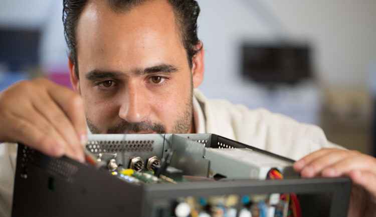 Speciální Mössbauerův spektrometr z olomoucké univerzity bude prodávat nová spi-off společnost