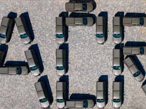 Vojáci si ve Štěpánově převzali první terénní Toyoty Hilux. Nahradí muzejní vozy UAZ