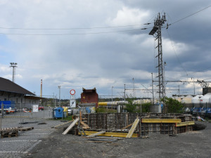 U vlakového nádraží v Hranicích město otevře novou cyklověž pro 118 kol