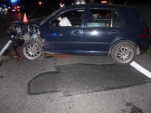 Při noční nehodě automobilů v Olomouci lékaři odvezli do nemocnice tři děti