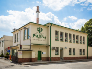 Sudy plné destilátů, exkurze sklepení nebo degustace. To vše nabízí Palírna U Zeleného stromu