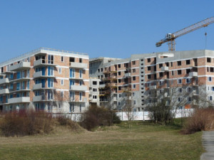 Bytová výstavba v Olomouckém kraji v pololetí klesla téměř o devět procent