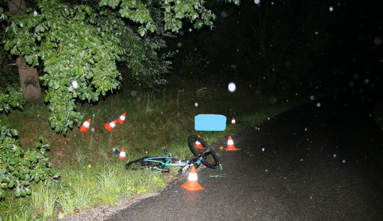 Třetí tragická nehoda cyklisty během deseti dní. Mrtvého muže našla kolemjdoucí