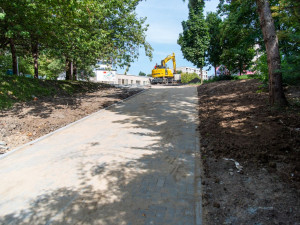 Vchod do fakultní nemocnice z Brněnské je opět otevřený. O dva týdny dřív