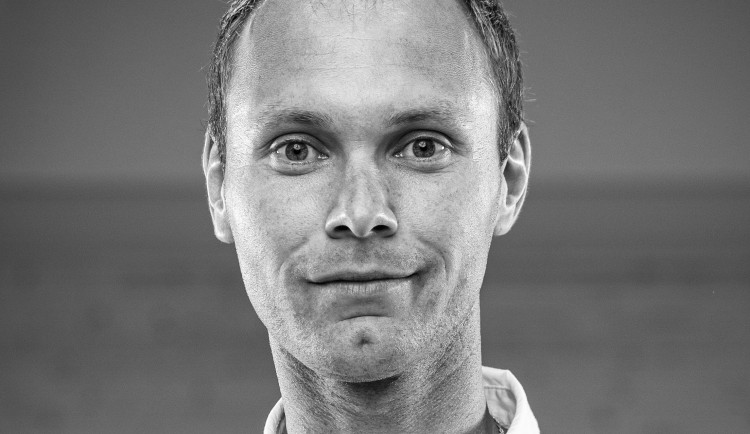 Při závodech zemřel pětatřicetiletý sportovec. Šest hodin ho hledali policisté a hasiči