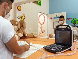 Pro lepší péči o miminka. Ve FN Olomouc slouží ultrazvuk z rekordně rychlé sbírky