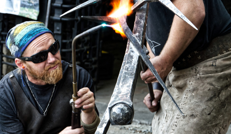 AXdtLmQ_IQjV7UfX_t6B