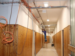 Žákům přerovské ZŠ Trávník začne školní rok později. Kvůli úklidu po rekonstrukci