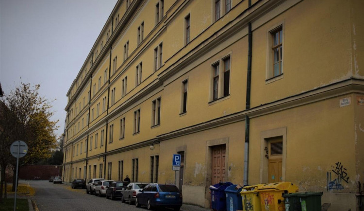 Rozsáhlá budova v historickém jádru Olomouce má podle vládních podkladů hodnotu čtvrt miliardy korun
