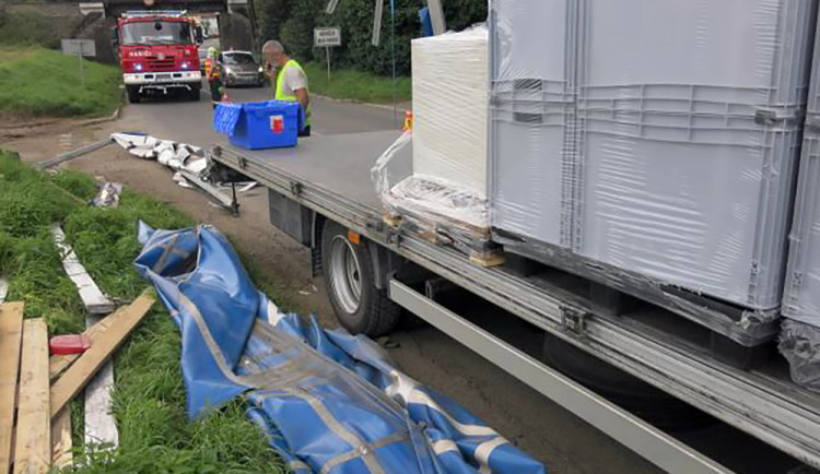 Dopravní nehoda omezila provoz v obci Němčice nad Hanou