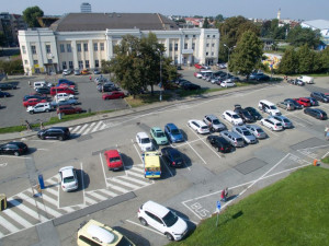 Olomouc chystá nový systém parkování. Výrazně víc zaplatí přespolní a majitelé druhého auta