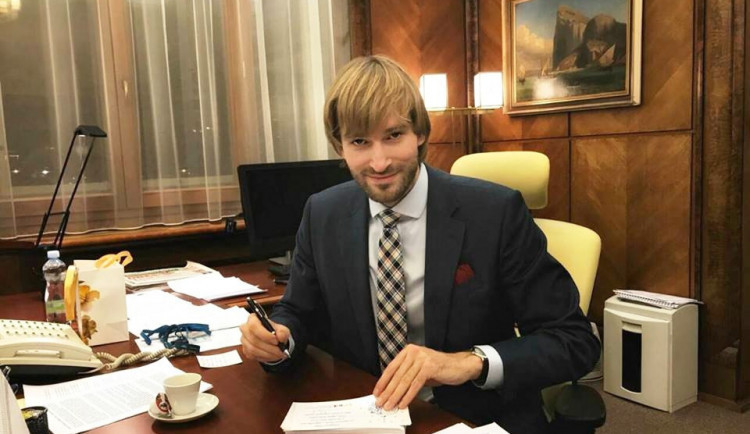 size3-16310392797558-139-do-ceska-se-riti-dalsi-vlna-epidemie-covidu-prichazi-ze-zapadu