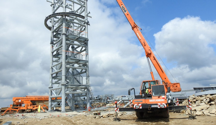 Ekologové požadují zastavit dotace pro rozhlednu na Králickém Sněžníku. Ničí přírodu