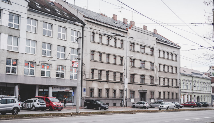 Dům, kde sídlila policie, bude prodávat stát. Z prodeje městu sešlo