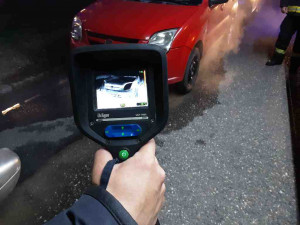 Olomoučtí hasiči si při skutečném zásahu vyzkoušeli speciální zařízení, které sami vyvinuli