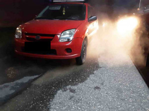 Olomoučtí hasiči si při skutečném zásahu vyzkoušeli speciální zařízení, které sami vyvinuli