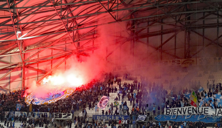 Pokuta i zákaz vstupu na stadion? Tresty za pyrotechniku v ochozech padají v celé Evropě