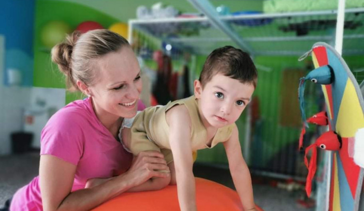 size3-16316070670882-152-trilety-honzik-se-pred-rokem-topil-v-jezirku-jako-zazrakem-prezil-verime-ze-zase-zacne-chodit-a-mluv