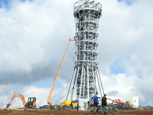 Ochránci přírody mají nové důkazy, že stavba rozhledny na Králickém Sněžníku ničí přírodu