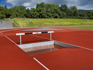 Ve Šternberku se otevřel moderní atletický stadion. Na zavlažování využije dešťovou vodu