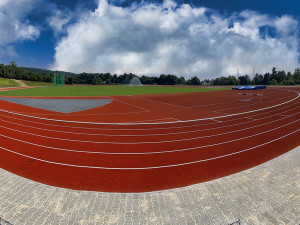 Ve Šternberku se otevřel moderní atletický stadion. Na zavlažování využije dešťovou vodu