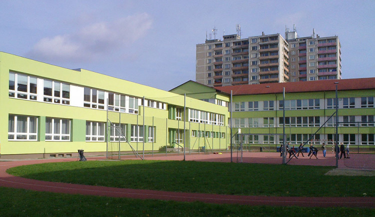 Fotovoltaické panely budou v příštím roce také na střeše Základní školy Trávník