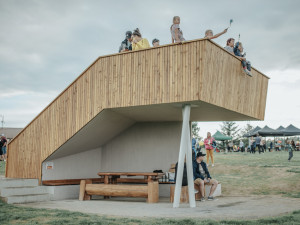 Vyhlídková plošina nabízí nové pohledy na město Zábřeh i Rychlebské hory nebo Jeseníky. Stavba se slavnostně otevřela i s kulturním programem