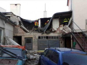 Výbuch v rodinném domě v Litovli způsobila neznámá látka, uvedla policie