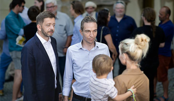 size3-16325020871639-139-pirstan-nechame-lidem-v-penezenkach-vic-penez