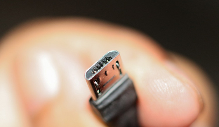 size3-16322958215141-103-hackeri-maji-nove-triky-pozor-na-zlodejske-nabijecky-whatsapp-a-propracovane-falesne-e-maily