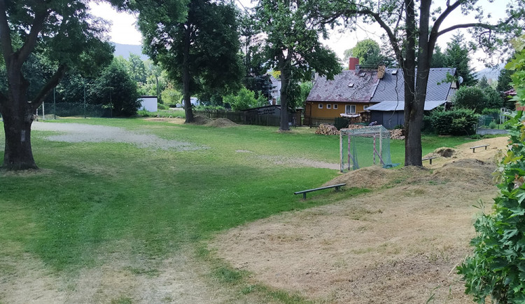 Jedním z rozsáhlejších navrhovaných projektů je revitalizace hřiště v Bukovicích, obci spadající pod město Jeseník