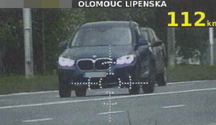 Senior se řítil po Olomouci rychlostí přes 110 kilometrů v hodině. Hrozí mu pokuta a zákaz řízení