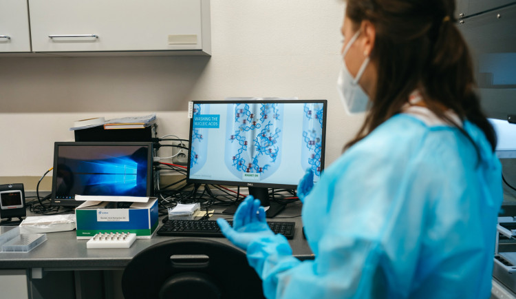 Součástí institutu CATRIN jsou i vědecké týmy z Ústavu molekulární a translační medicíny Lékařské fakulty Univerzity Palackého - ilustrační foto