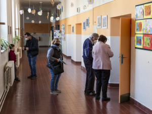 VOLBY 2021: O volby je letos mimořádný zájem. V některých okrscích až dvojnásobný