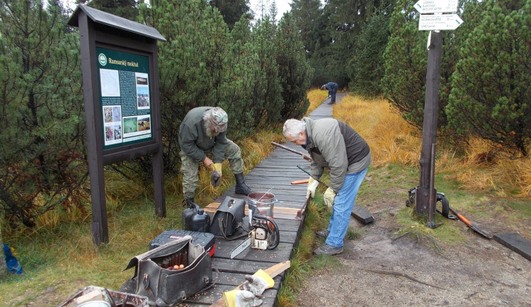 JJH spolek slaví 25 let. Obnovuje vyhlídky i rašeliniště, sjezdovku na Ještědu odsuzuje