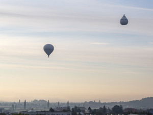 Obrácený balon zaujal obyvatele Olomouce, jedná se o propagační aktivitu německé průmyslové firmy