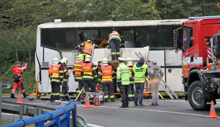 Záchranáři na Červenohorském sedle vyprošťovali školáky z autobusu. Naštěstí jen v rámci cvičení