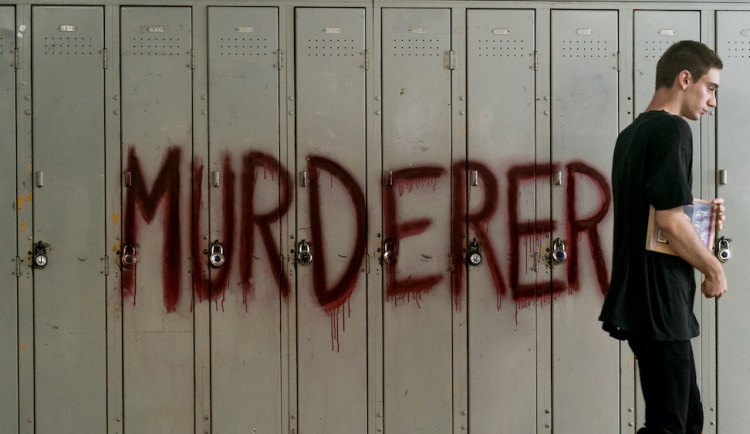 size3-16342206949232-60-netflix-se-pokousi-dokazat-ze-telenovelam-ani-vyvrazdovani-teenageru-jeste-neodzvonilo