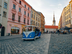 Olo – loď, šlap, punč, dvorek. Šimon Pelikán svoje aktivity směřuje do oblastí cestovního ruchu a kultury. Se svým týmem musel překonat překážky nejen při covidové epidemii