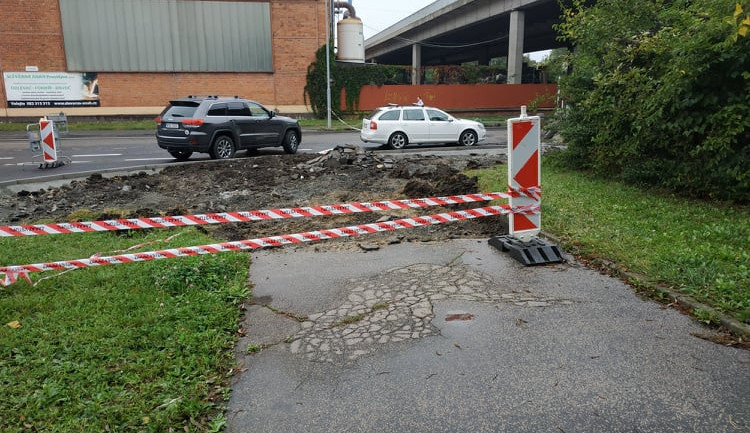Vrahovice kvůli opravám výpadovky zuří a město mluví o fušeřině. Kraj tvrdí, že je všechno v pořádku